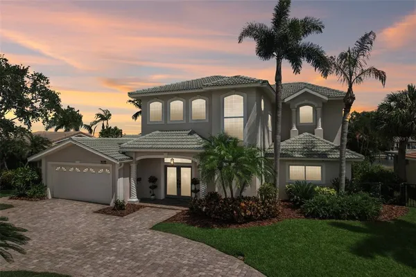 $1,895,000 | 2032 Massachusetts Avenue Northeast, St. Petersburg, FL 33703