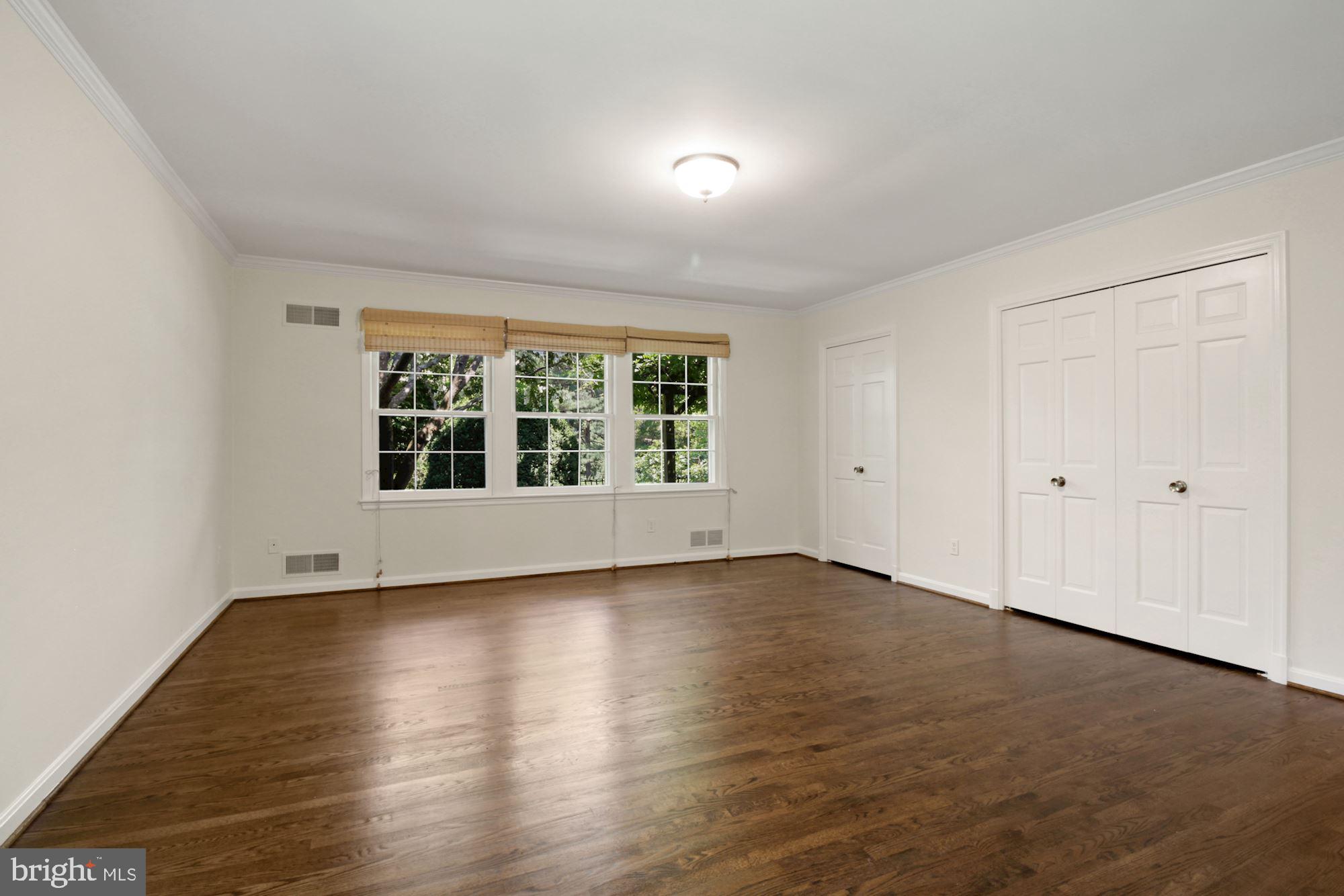 11009 Cripplegate Road Potomac, MD 20854 - Photo 23 of 31 Main Floor Primary Bedroom