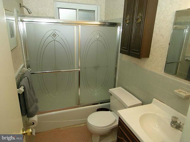 8721 Jones Mill Road Chevy Chase, MD 20815 - Photo 14 of 17 Bath