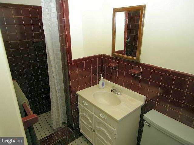8721 Jones Mill Road Chevy Chase, MD 20815 - Photo 9 of 17 Bath (Master)