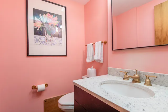 $999,000 | 17 Roundtree Road, Winhall, VT 05340