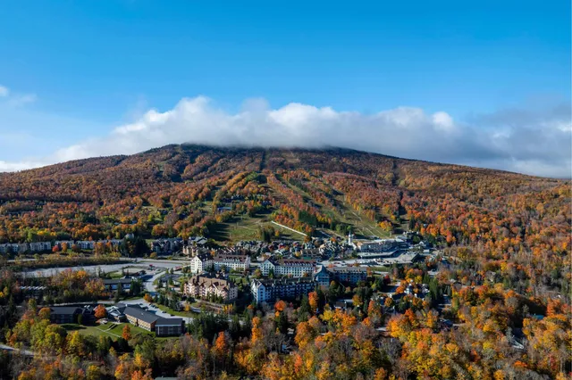 $999,000 | 17 Roundtree Road, Winhall, VT 05340