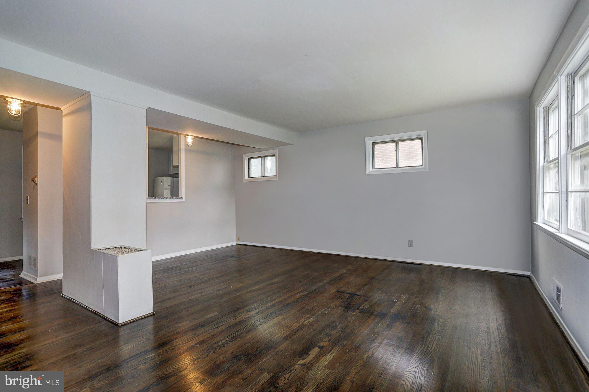5223 Fredcrest Road Baltimore, MD 21229 - Photo 3 of 28 Living | Dining Room