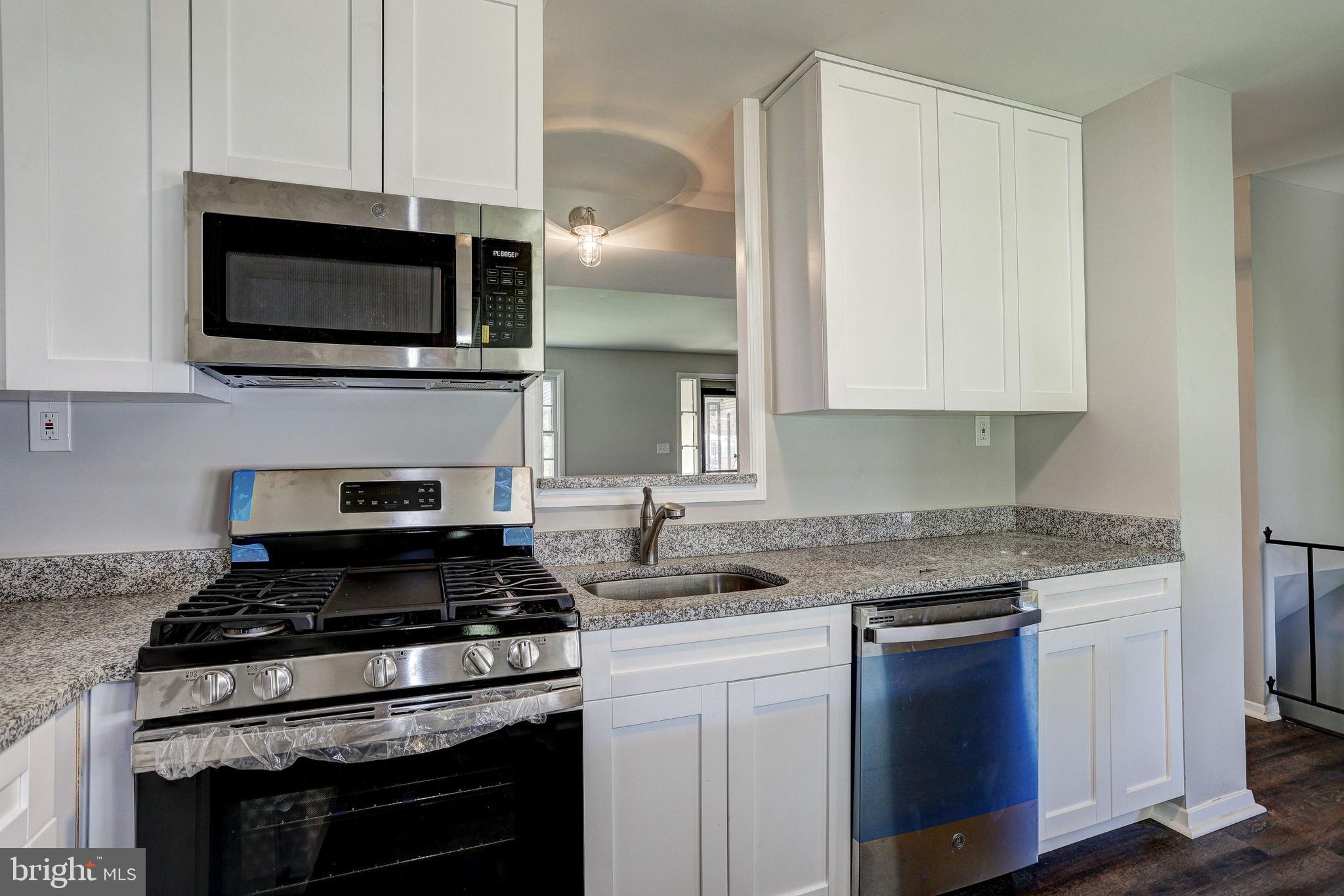 5223 Fredcrest Road Baltimore, MD 21229 - Photo 8 of 28 Kitchen