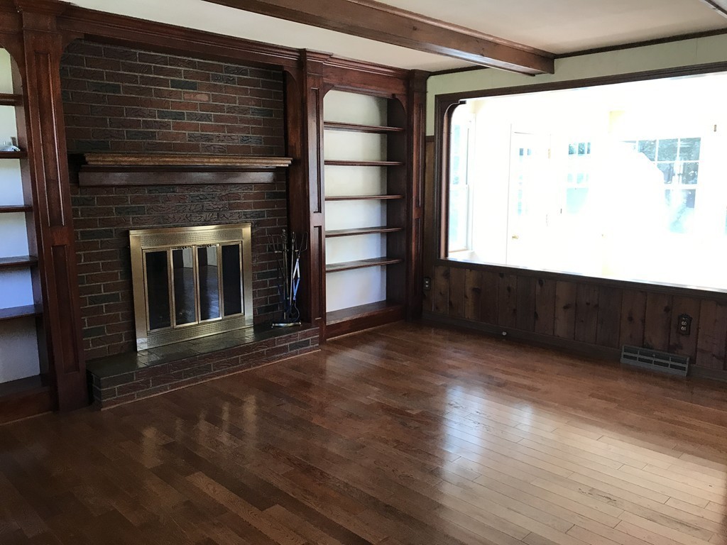 112 Hewitt Street West Springfield, MA 01089 - Photo 3 of 18 Gallery Image 3