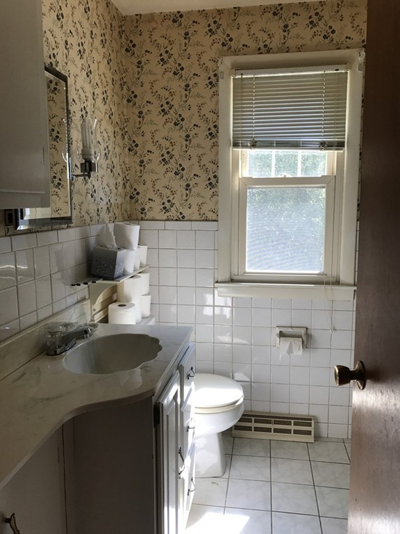 112 Hewitt Street West Springfield, MA 01089 - Photo 9 of 18 Gallery Image 9