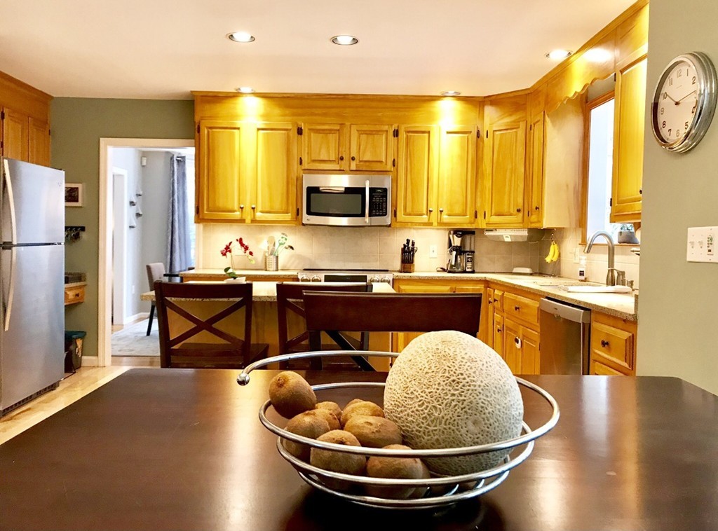 11 Castle Road Norfolk, MA 02056 - Photo 4 of 30 Gallery Image 4