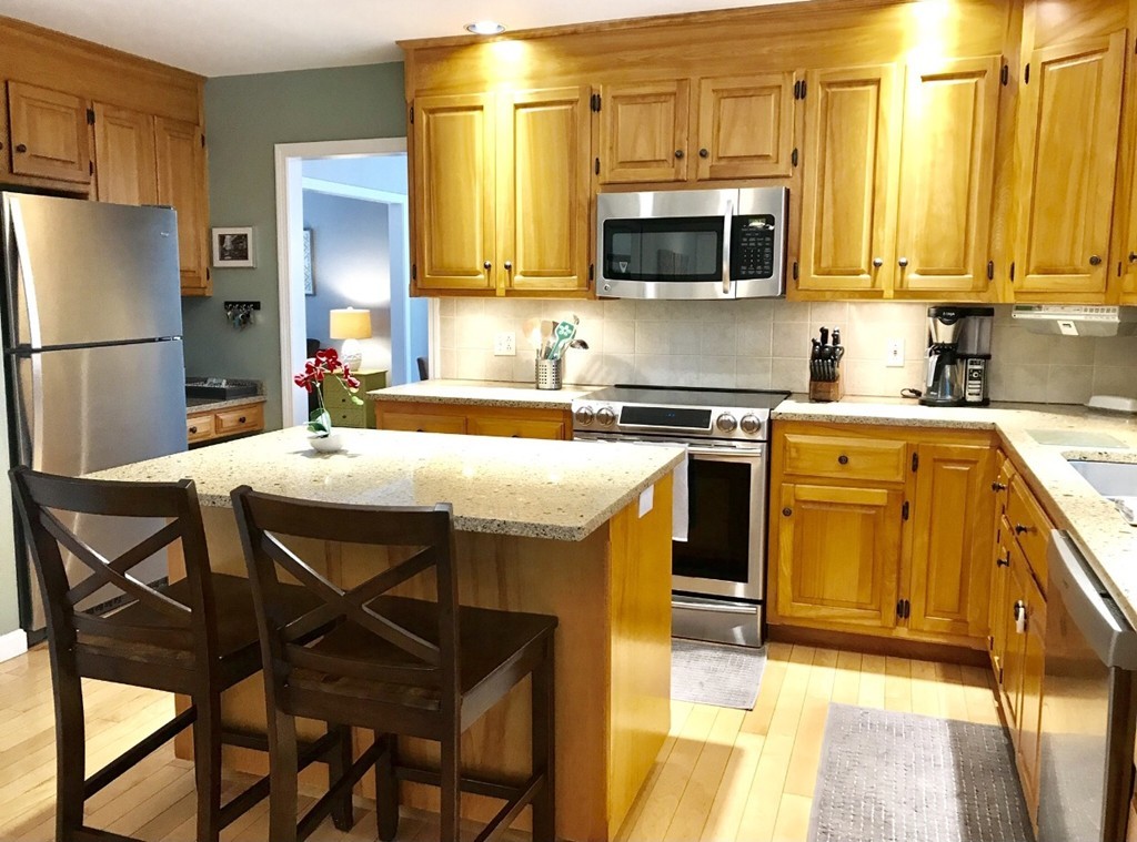 11 Castle Road Norfolk, MA 02056 - Photo 5 of 30 Gallery Image 5