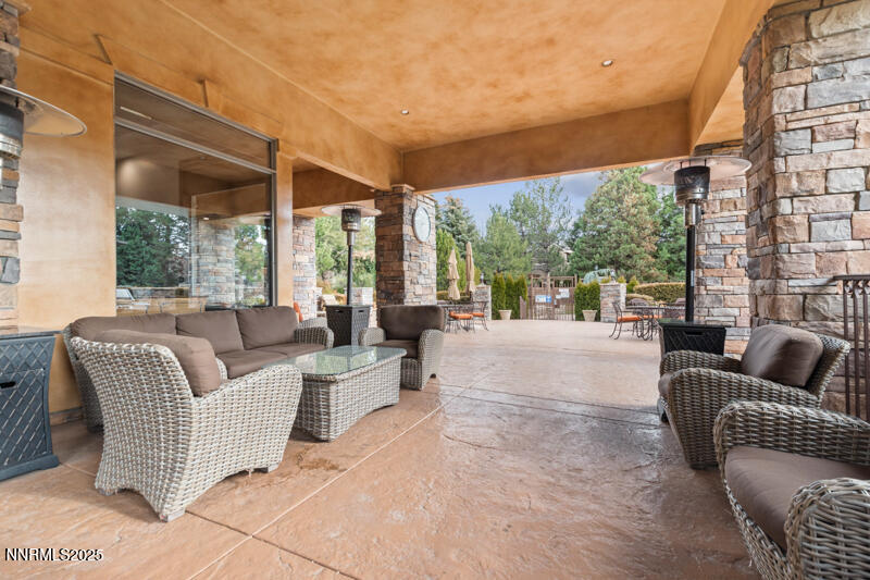 900 South Meadows Parkway, Unit 3322 Reno, NV 89521 - Photo 33 of 35 a living room with furniture and a large window