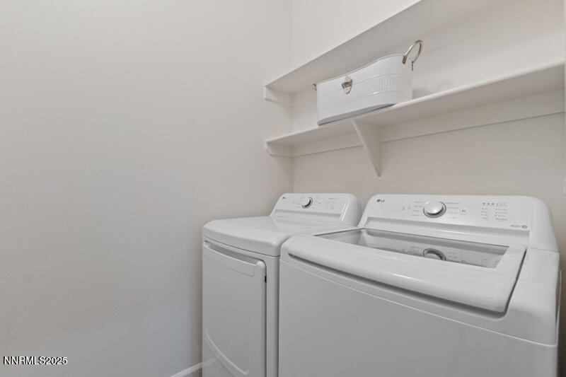 900 South Meadows Parkway, Unit 3322 Reno, NV 89521 - Photo 8 of 35 a utility room with dryer and washer