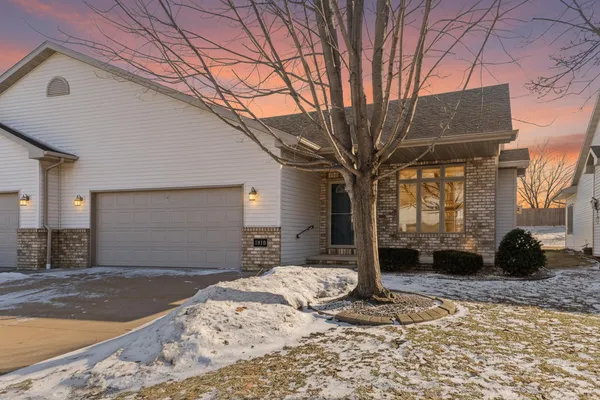 $299,900 | 1819 East Sylvan Avenue, Appleton, WI 54915