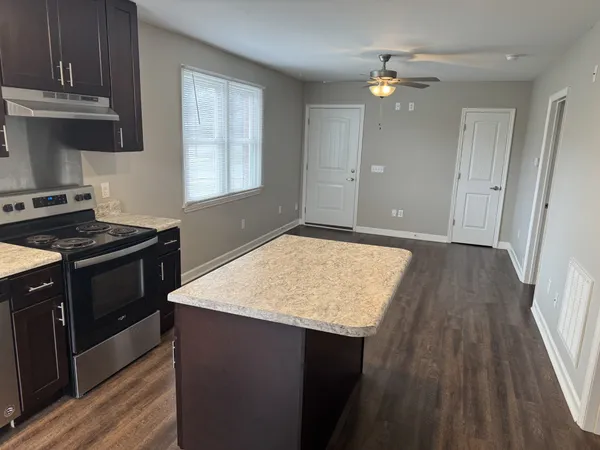 $1,500 | 12 Fairway Drive, Nashville, TN 37214