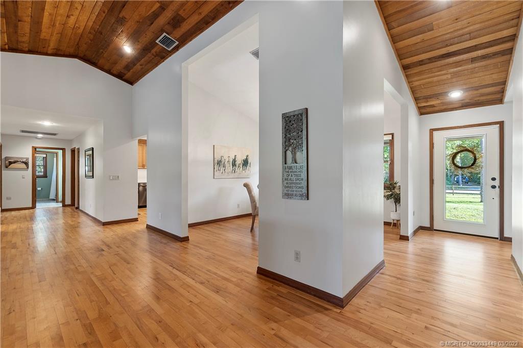 10943 Southwest Hawkview Circle Stuart, FL 34997 - Photo 5 of 47 Gallery Image 5