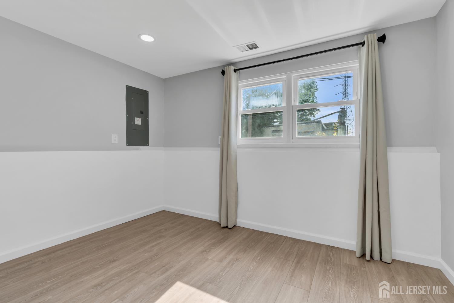 125 Jeff Street Edison, NJ 08837 - Photo 25 of 45