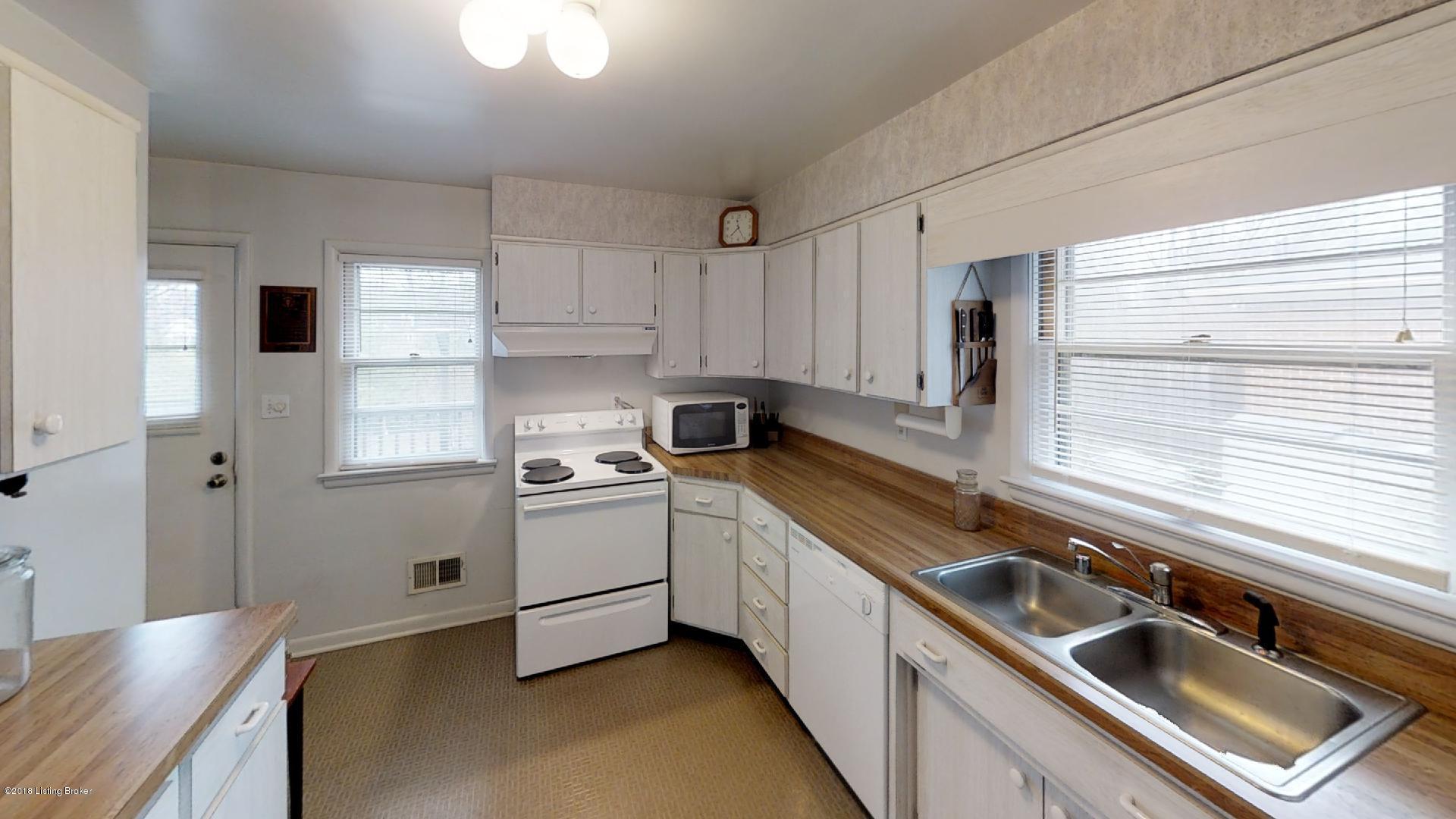 8803 Perry Road Louisville, KY 40222 - Photo 17 of 29 8803-Perry-Road-Kitchen