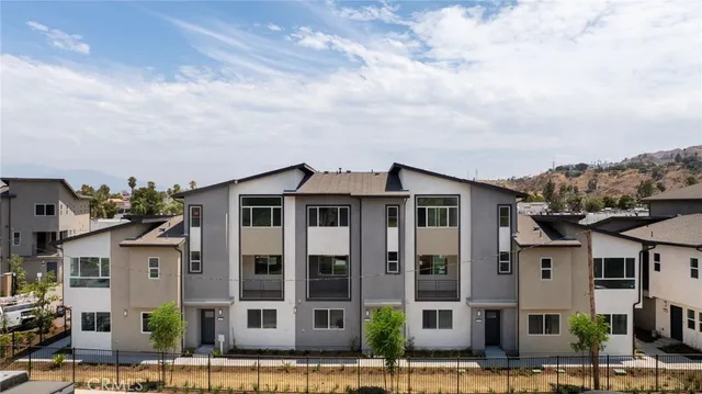 $515,990 | 1106 East Santo Antonio Drive, Colton, CA 92324