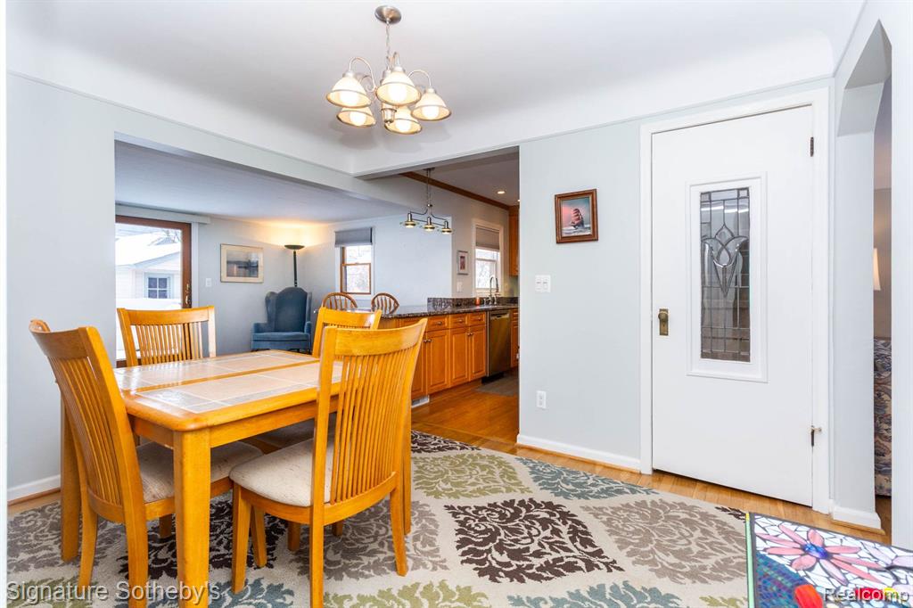 2252 Pembroke Road Birmingham, MI 48009 - Photo 8 of 41