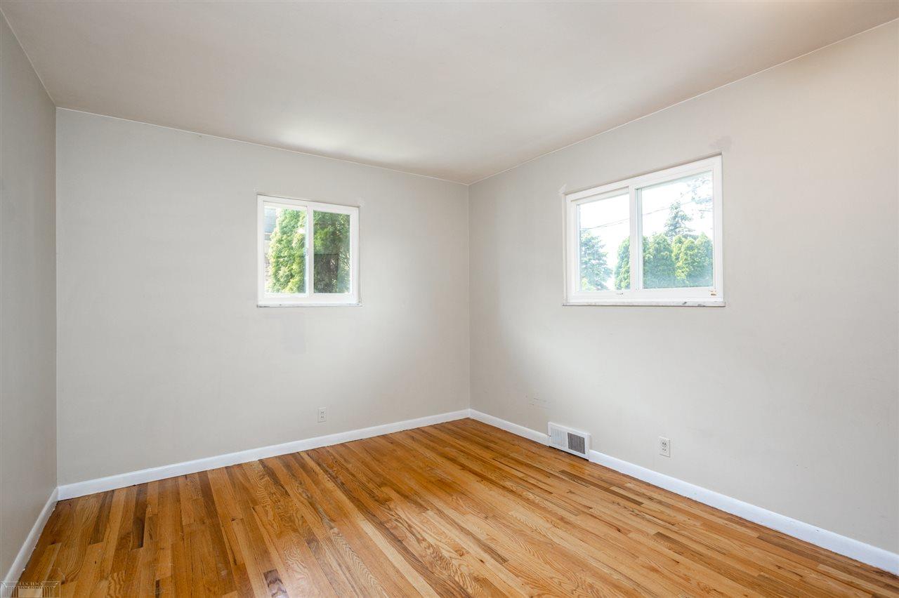 21737 River Road Grosse Pointe Woods, MI 48236 - Photo 25 of 53