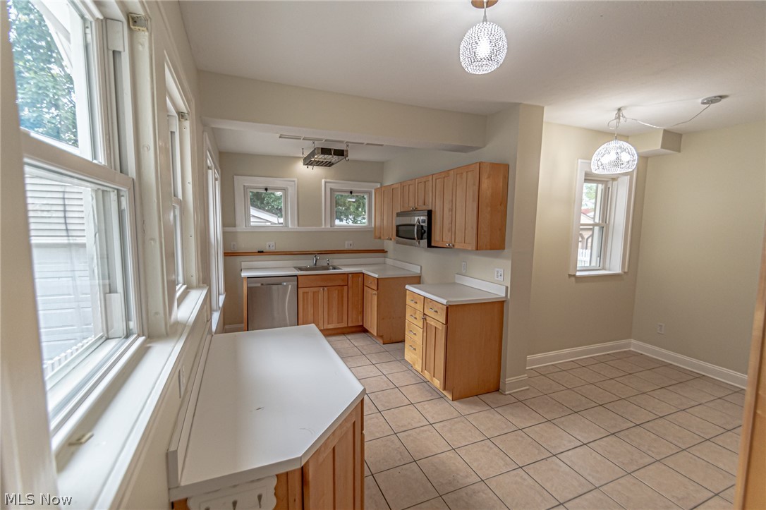 1723 West Schaaf Road Cleveland, OH 44109 - Photo 10 of 24 Gallery Image 10
