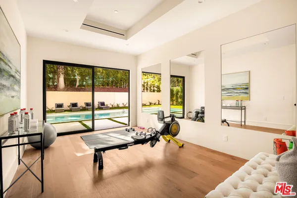 $4,499,000 | 18100 Karen Drive, Tarzana, CA 91356