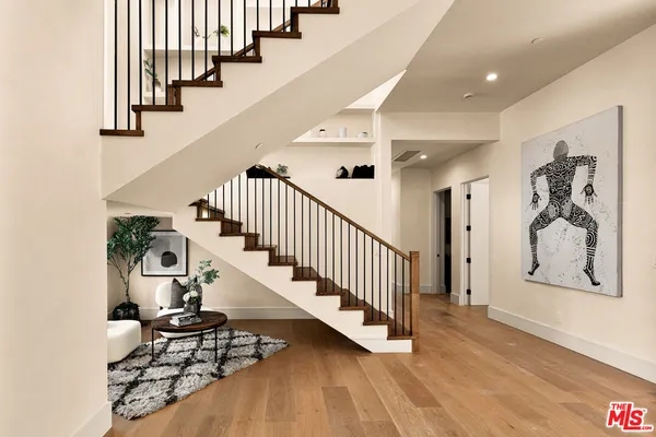$4,499,000 | 18100 Karen Drive, Tarzana, CA 91356