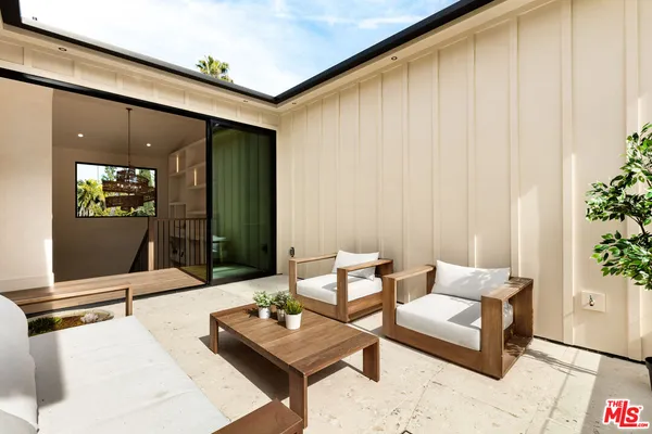 $4,499,000 | 18100 Karen Drive, Tarzana, CA 91356