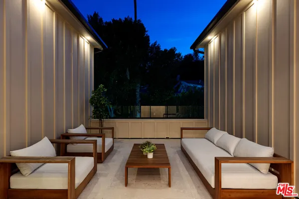 $4,499,000 | 18100 Karen Drive, Tarzana, CA 91356