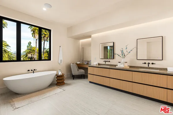 $4,499,000 | 18100 Karen Drive, Tarzana, CA 91356
