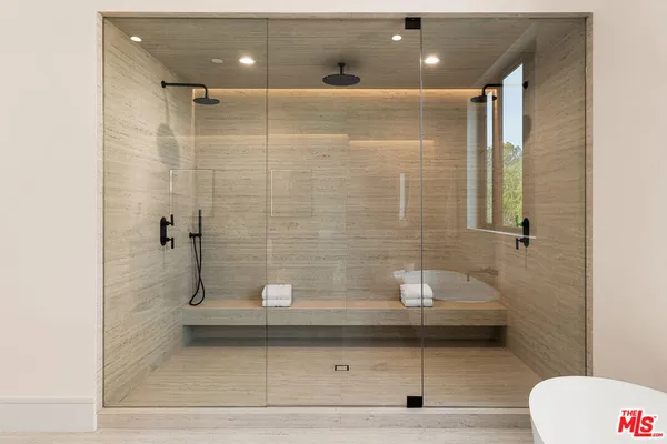 $4,499,000 | 18100 Karen Drive, Tarzana, CA 91356