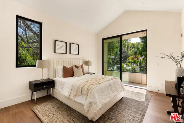 $4,499,000 | 18100 Karen Drive, Tarzana, CA 91356