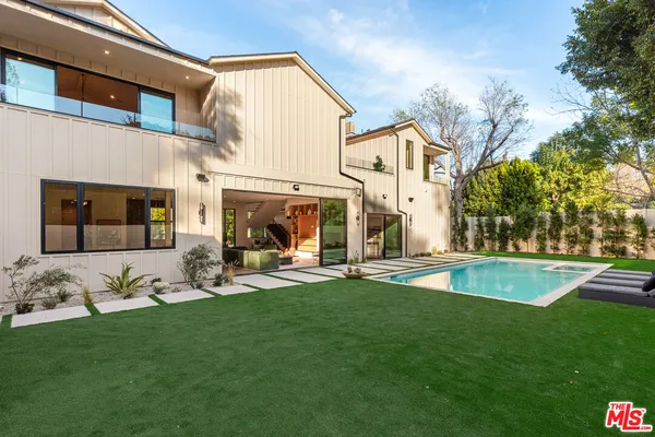 $4,499,000 | 18100 Karen Drive, Tarzana, CA 91356
