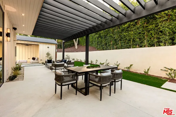 $4,499,000 | 18100 Karen Drive, Tarzana, CA 91356