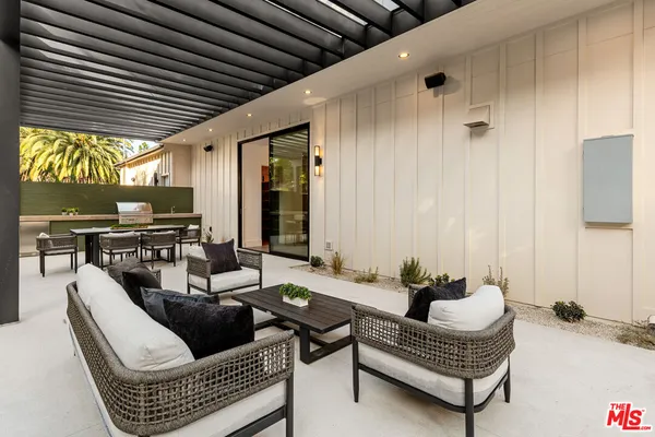 $4,499,000 | 18100 Karen Drive, Tarzana, CA 91356