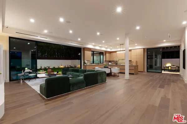 $4,499,000 | 18100 Karen Drive, Tarzana, CA 91356