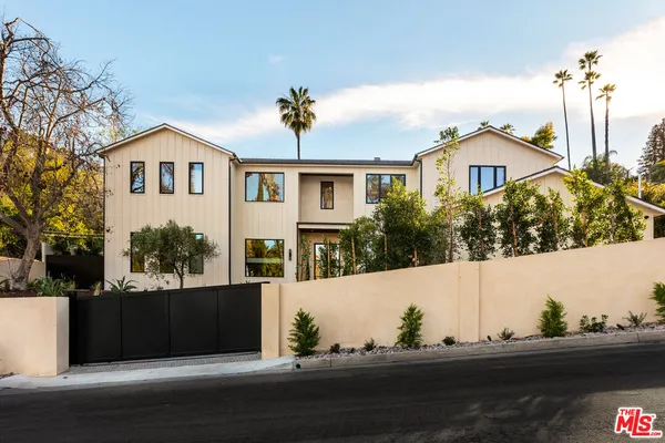 $4,499,000 | 18100 Karen Drive, Tarzana, CA 91356
