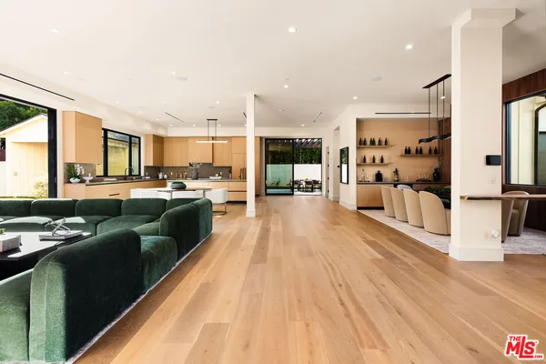 $4,499,000 | 18100 Karen Drive, Tarzana, CA 91356