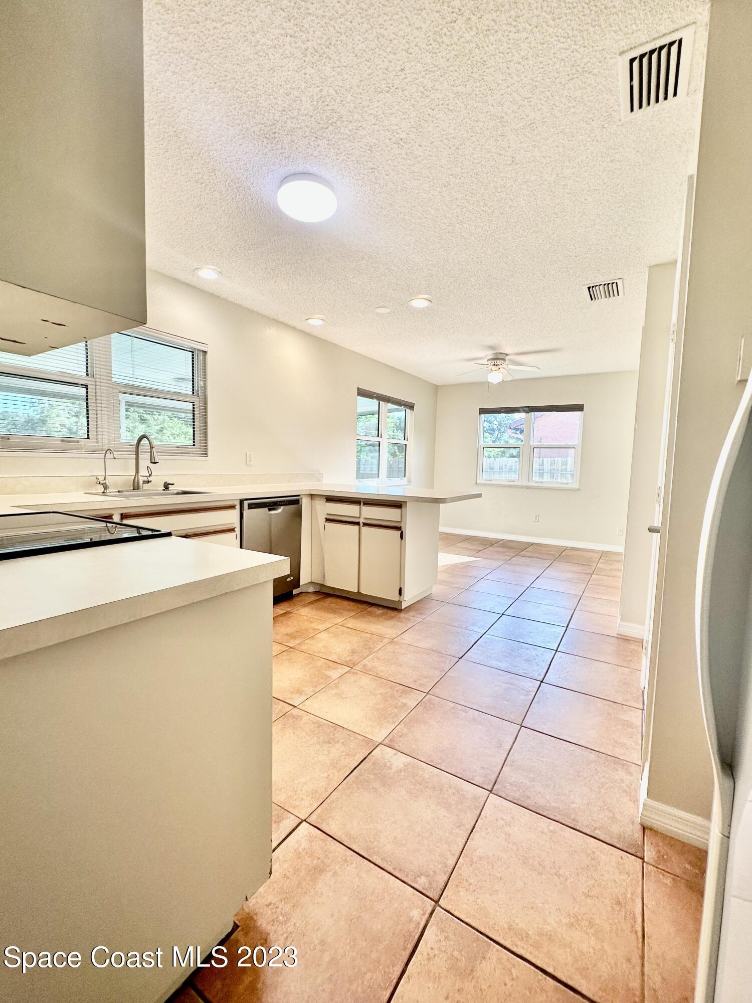 1247 Valleybrook Road Southeast Palm Bay, FL 32909 - Photo 5 of 23 IMG_E2889