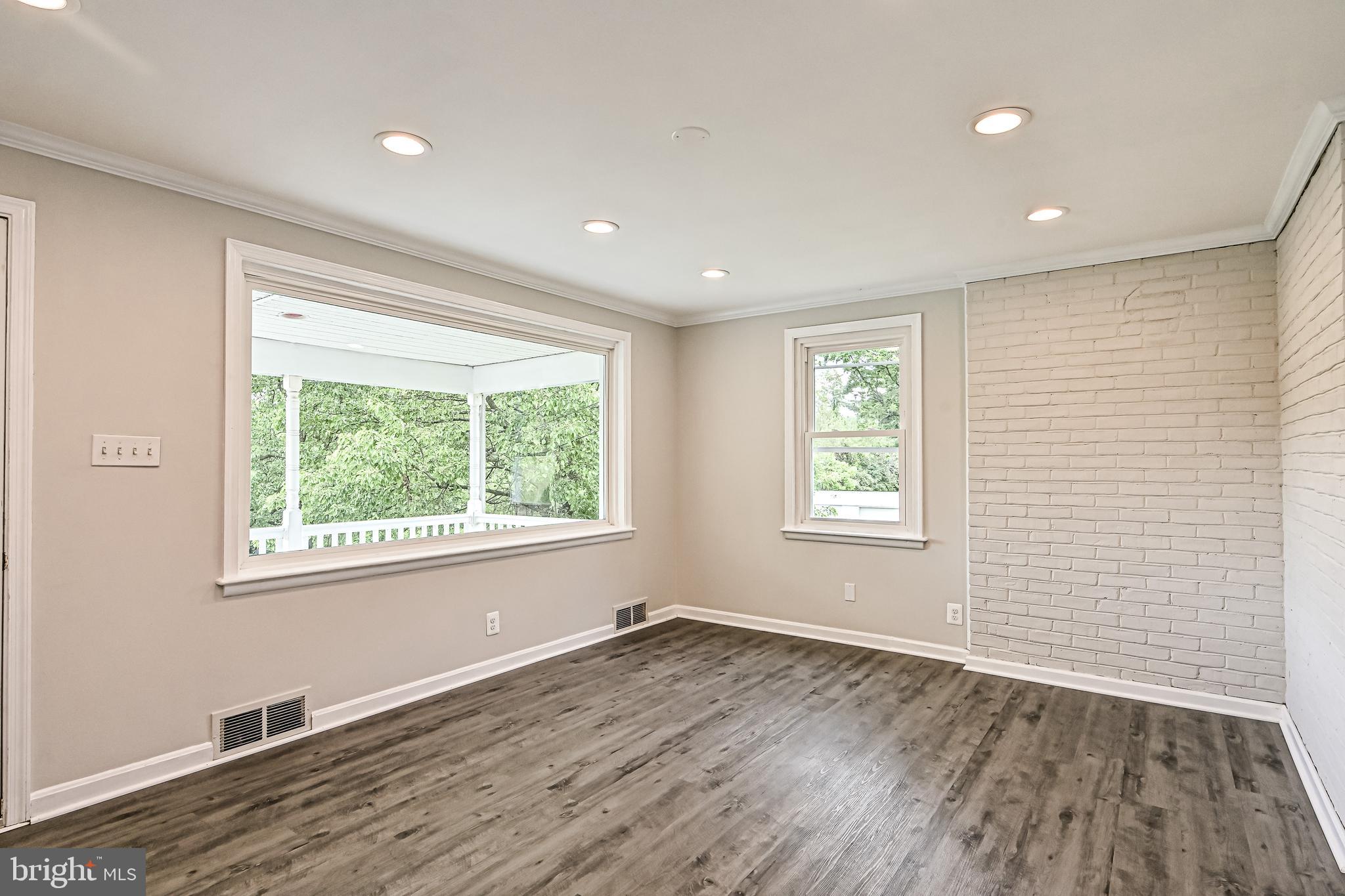 7833 Gambrill Park Road Frederick, MD 21702 - Photo 4 of 34 living room