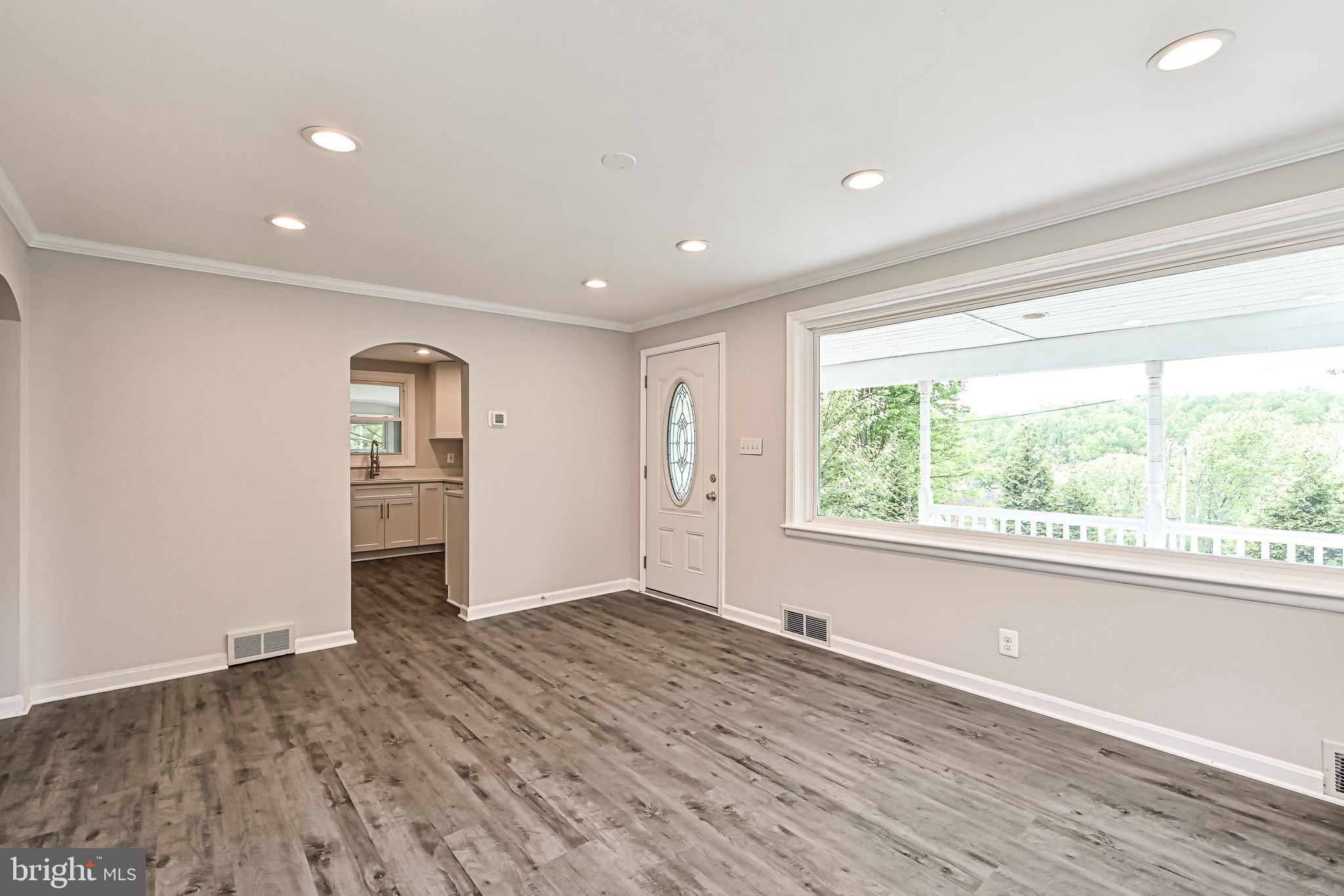 7833 Gambrill Park Road Frederick, MD 21702 - Photo 5 of 34 living room