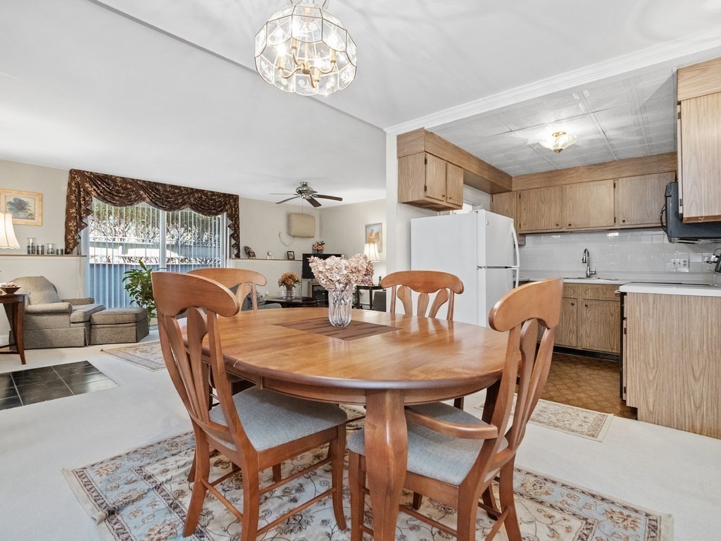 62 Jacqueline Road, Unit 4 Waltham, MA 02452 - Photo 9 of 30 Gallery Image 9