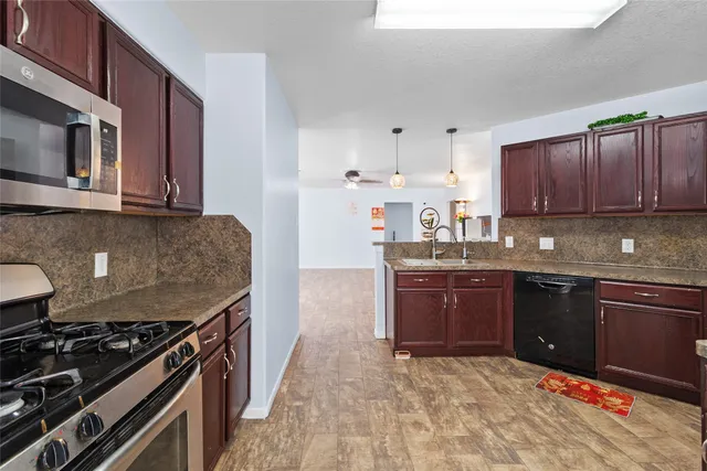 $1,750 | 16882 Blackberry Lily Lane, Conroe, TX 77385