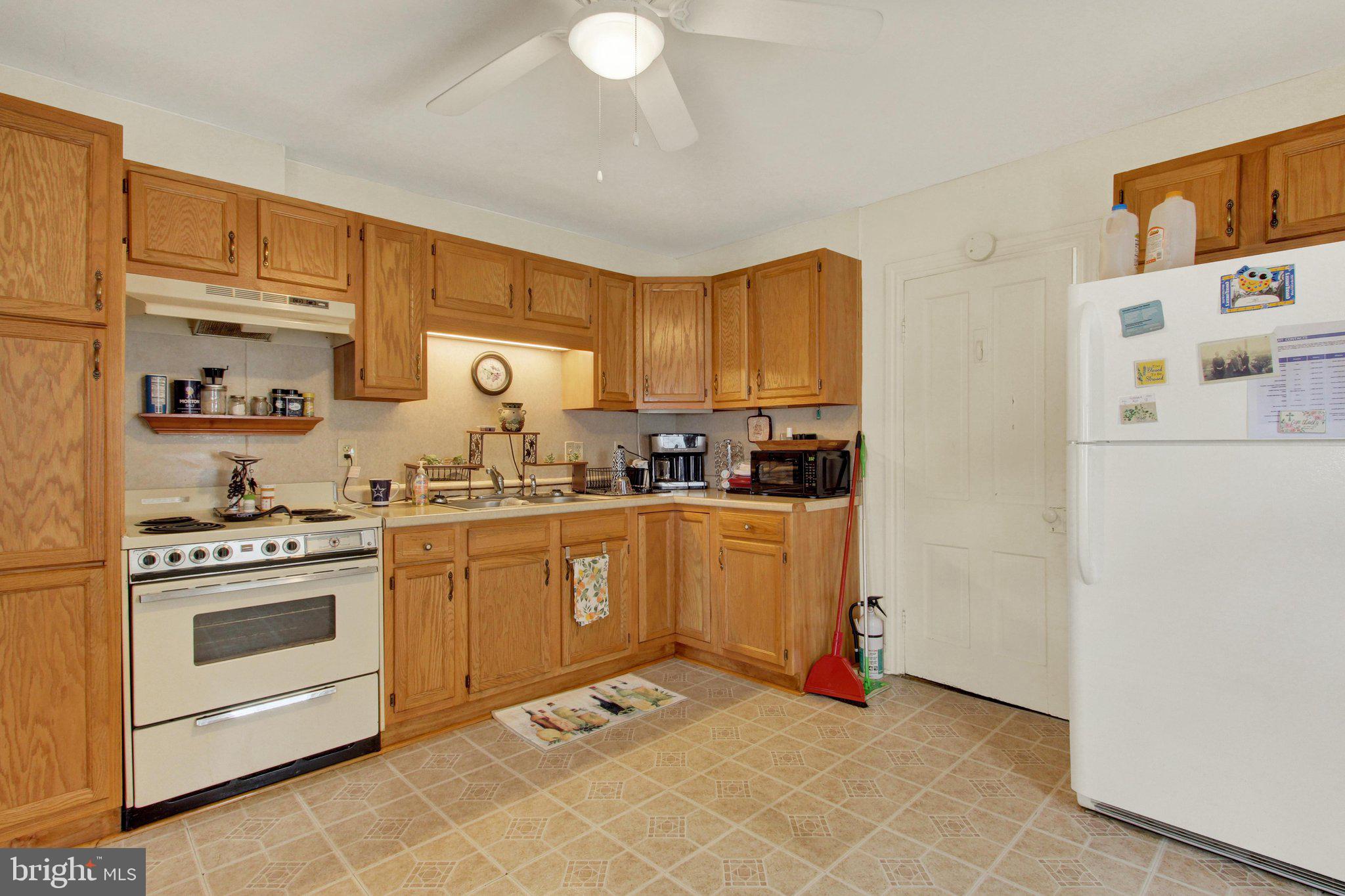14 1/2 Ridge Avenue Hanover, PA 17331 - Photo 29 of 44 Eat-in Kitchen