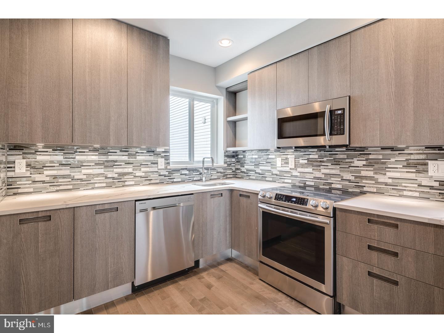 912 North 16th Street, Unit B Philadelphia, PA 19130 - Photo 8 of 20