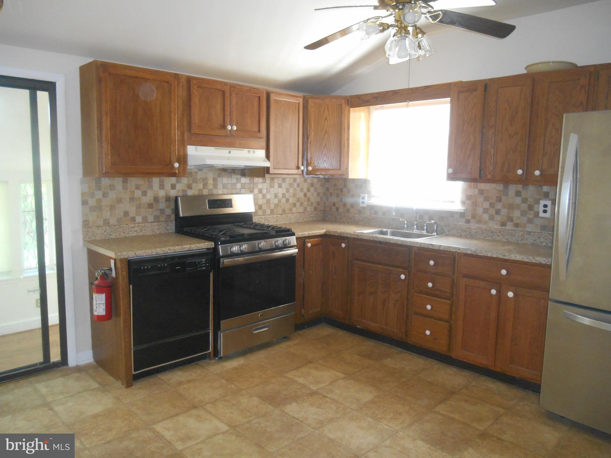 237 Fairview Avenue Lawnside, NJ 08045 - Photo 6 of 12