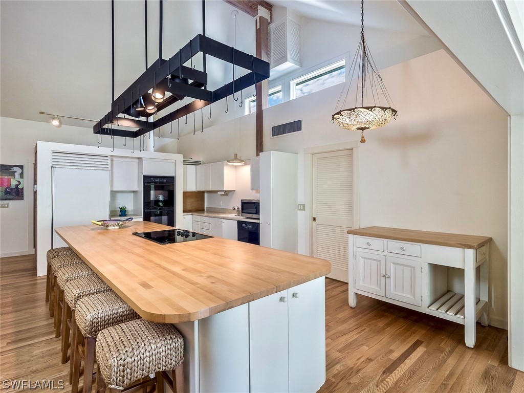 4787 Rue Helene Sanibel, FL 33957 - Photo 8 of 24 Gallery Image 8