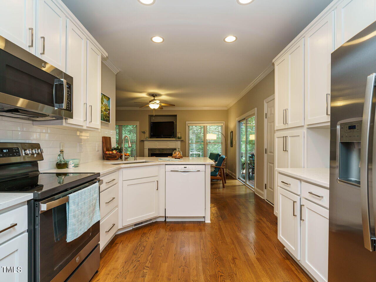 207 Rushing Wind Way Apex, NC 27502 - Photo 10 of 41 010-1280x960-kitchen