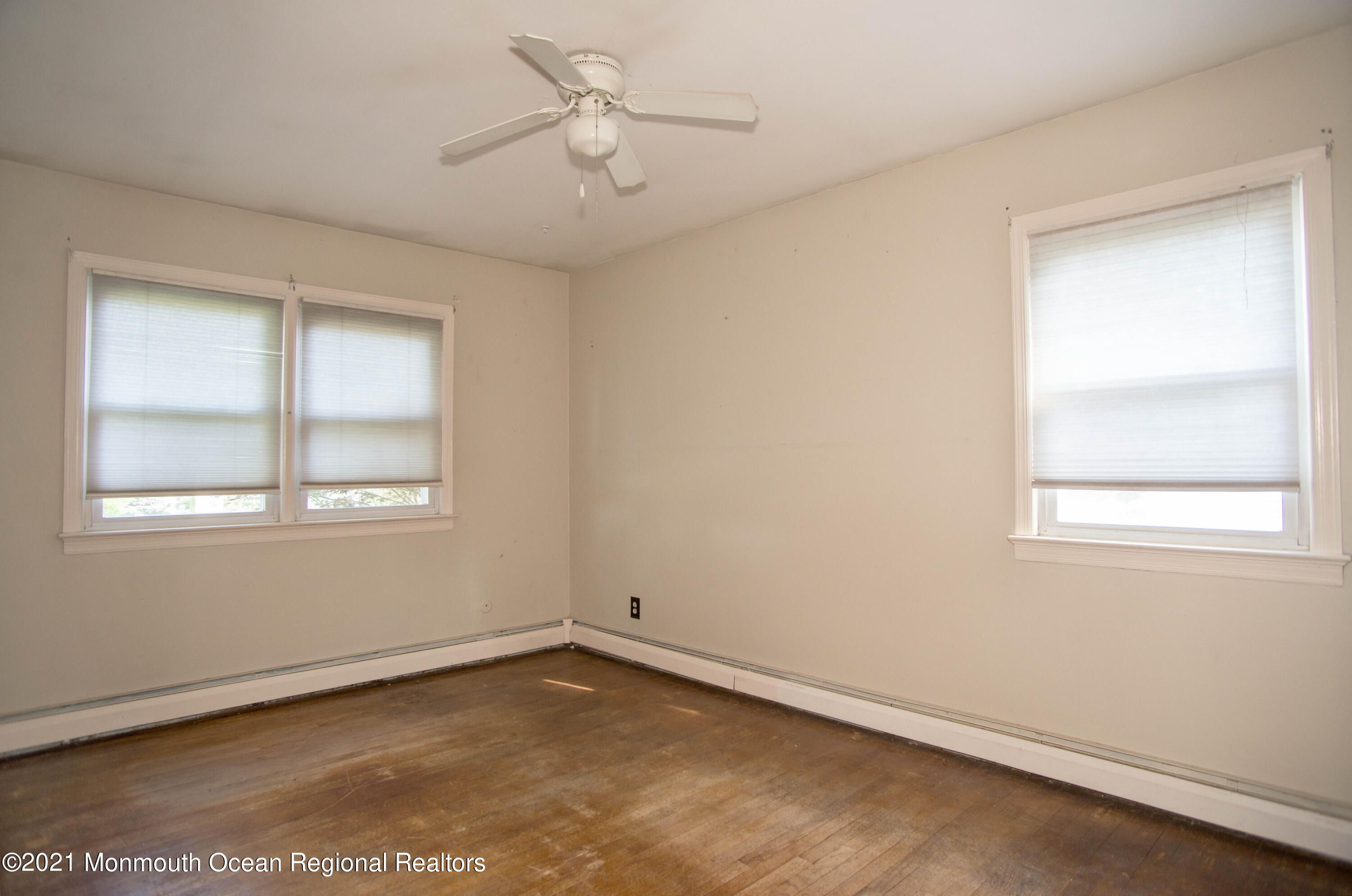 10 Glenmore Road Freehold, NJ 07728 - Photo 19 of 27 _RMJ0989 2nd bedroom
