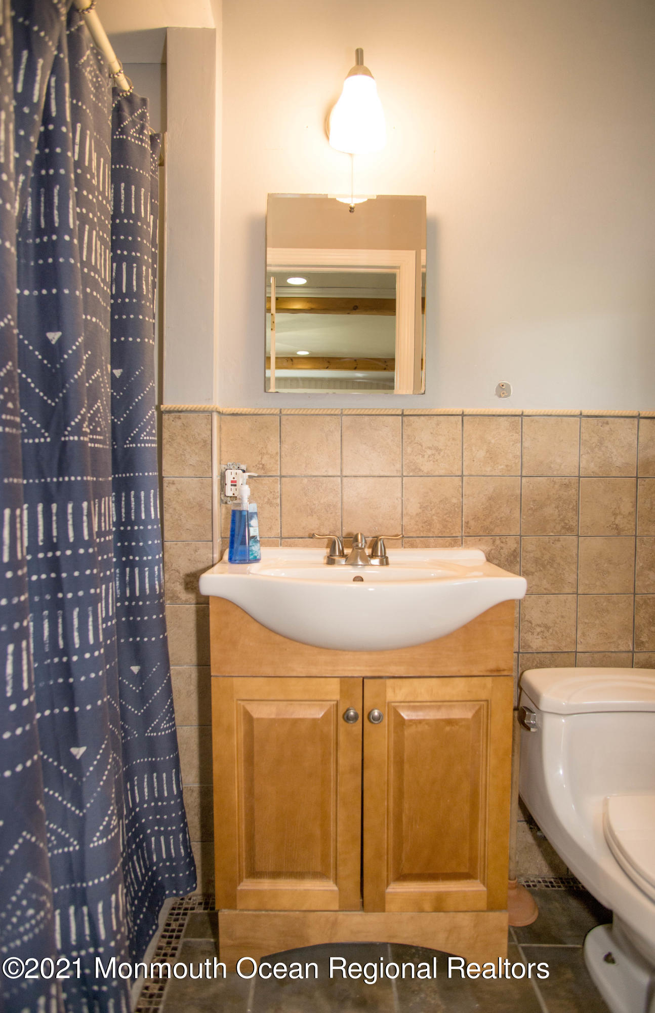 10 Glenmore Road Freehold, NJ 07728 - Photo 23 of 27 _RMJ1016 2nd bathroom
