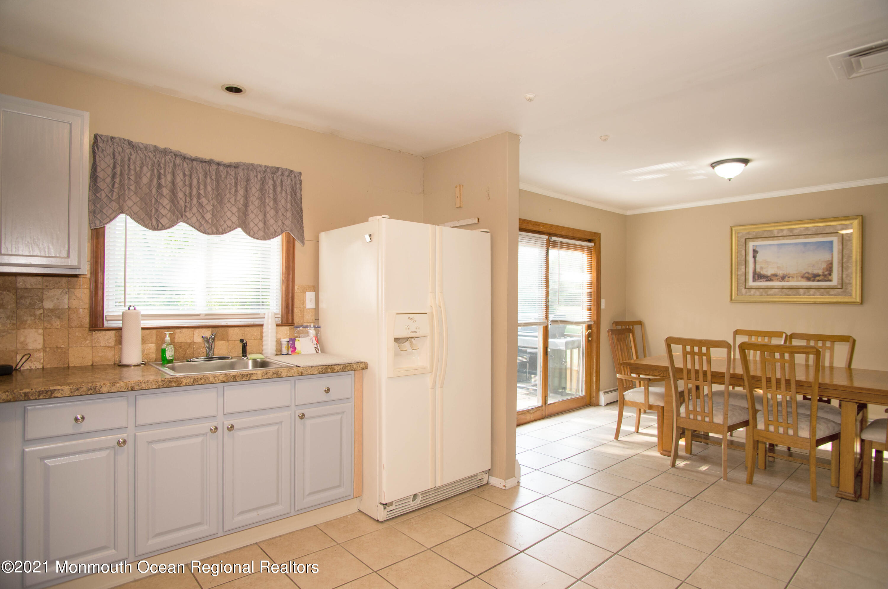 10 Glenmore Road Freehold, NJ 07728 - Photo 9 of 27 _RMJ1005 kitchen