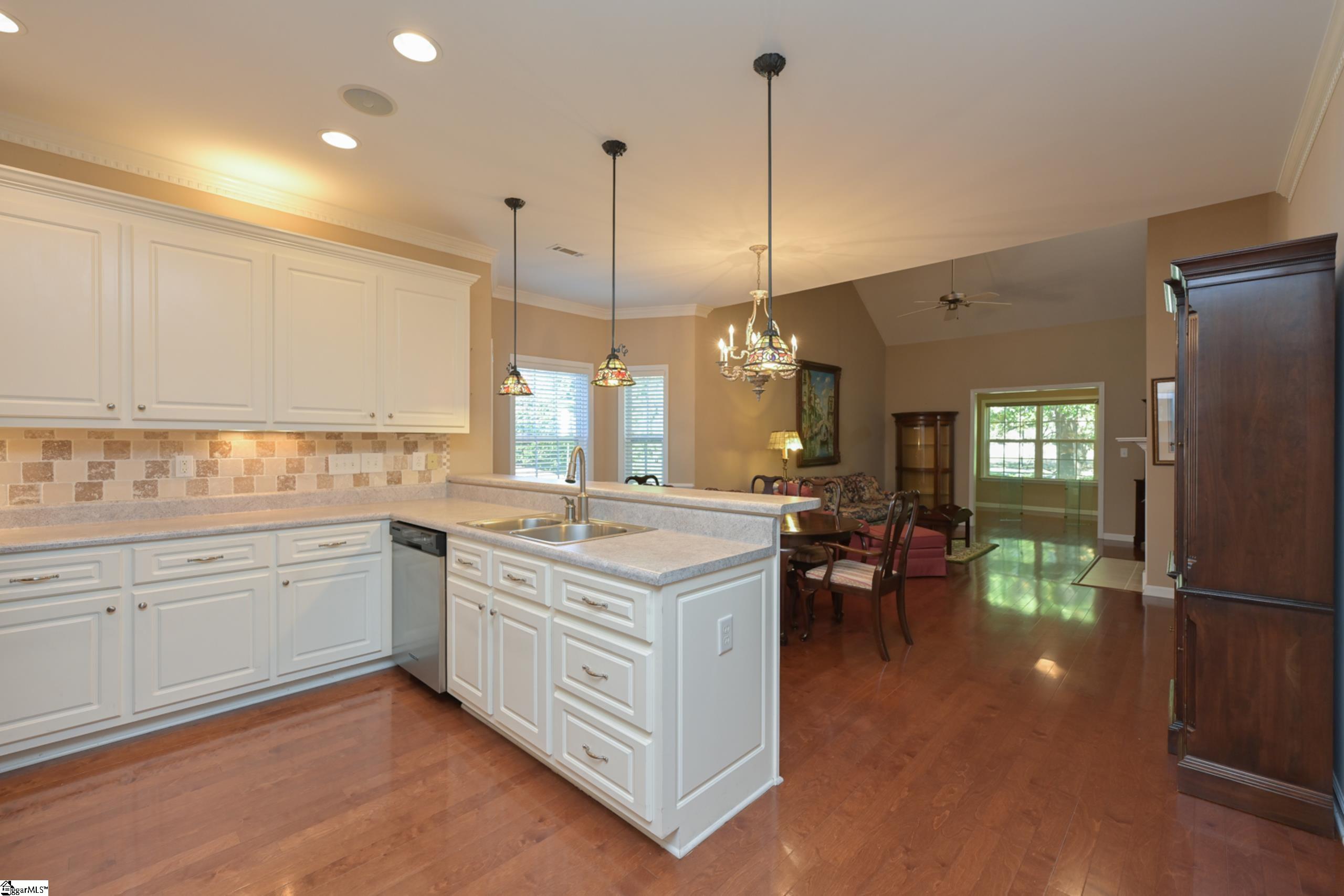 88 Magnolia Crest Drive Simpsonville, SC 29681 - Photo 4 of 33